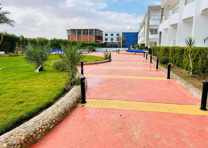 Cecelia Challet Apartahotel 3*